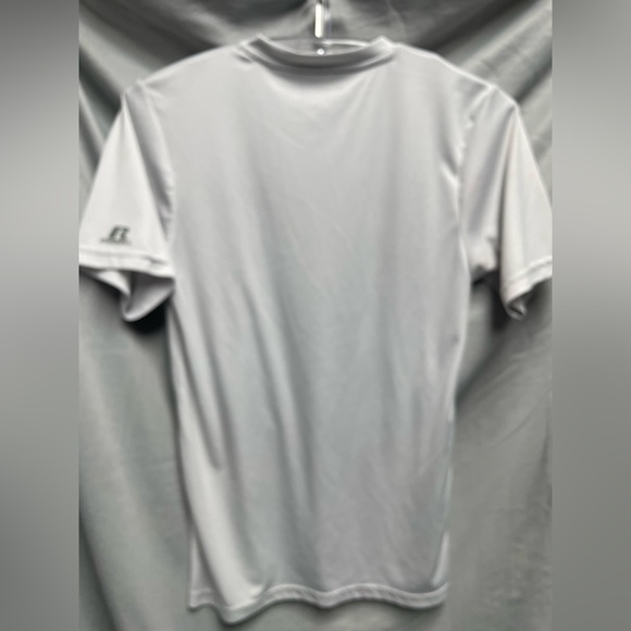 🔴Bundle of 2 shirts 1 under armor 1 russell - Picture 2 of 7